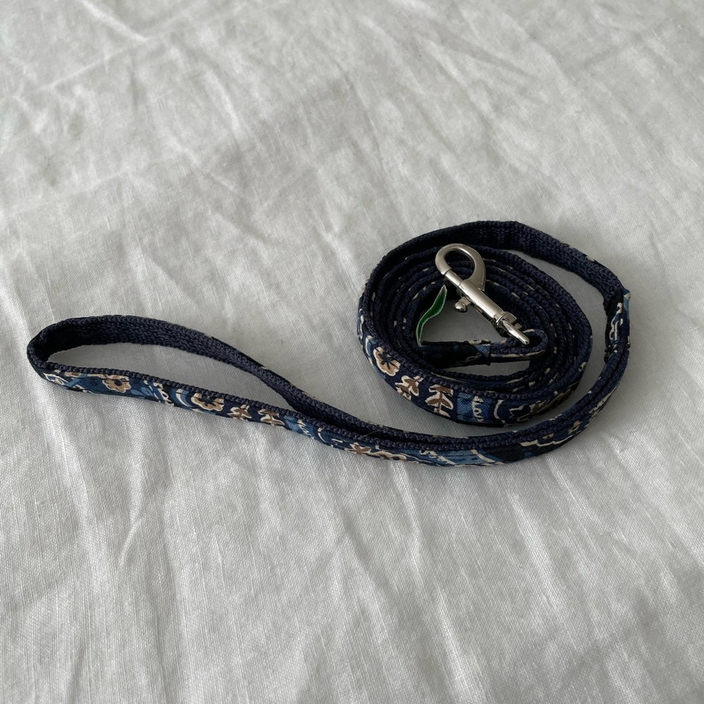 Vera Bradley Windsor Navy Leash